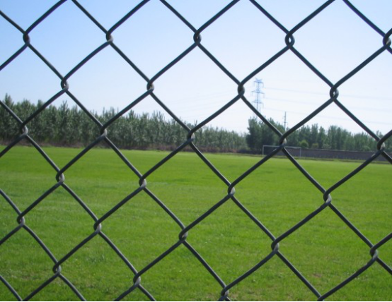 You have to know the advantages of the chain link fence 