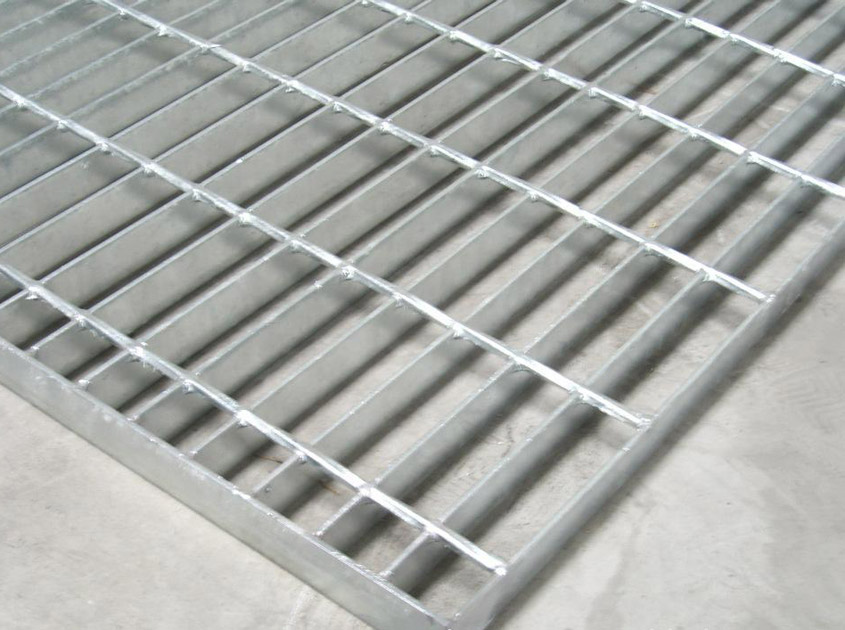 Steel grating