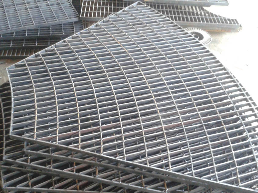 Steel grating