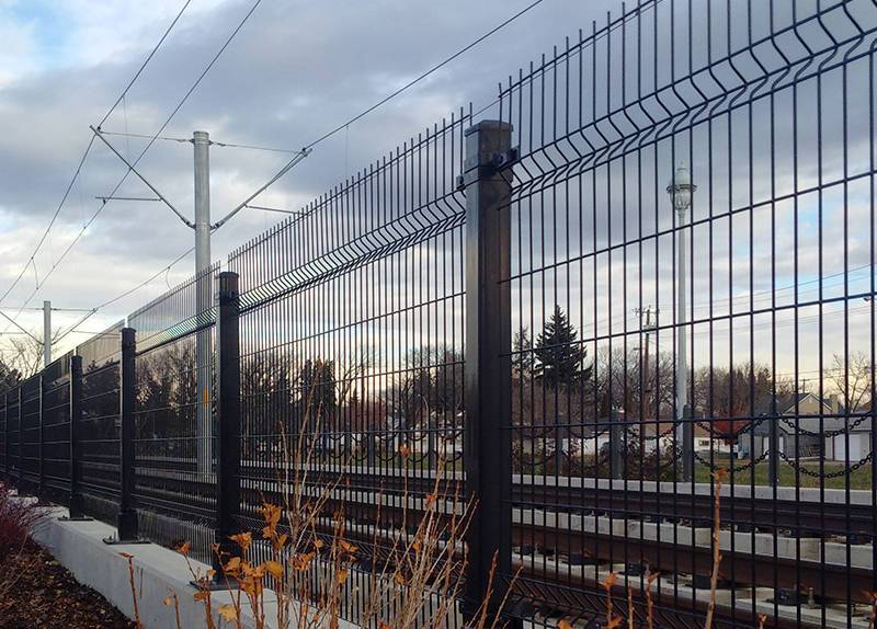 Welded Wire Mesh Fence