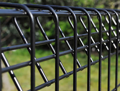 Roll top fence