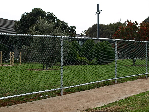 Is the plastic chain link fence more wear-resistant?