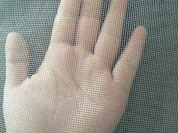 The advantage of fiberglass window screen