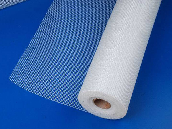 The application of fiberglass mesh