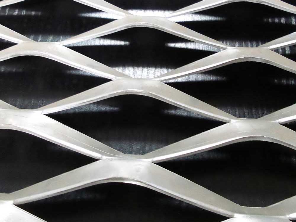 Decorative expanded metal mesh