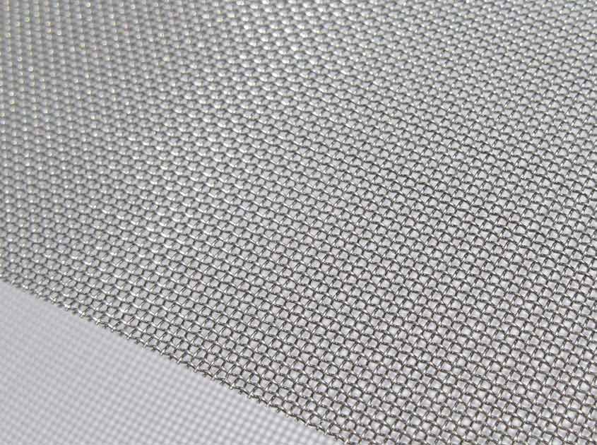 Stainless steel wire mesh weaving method and application