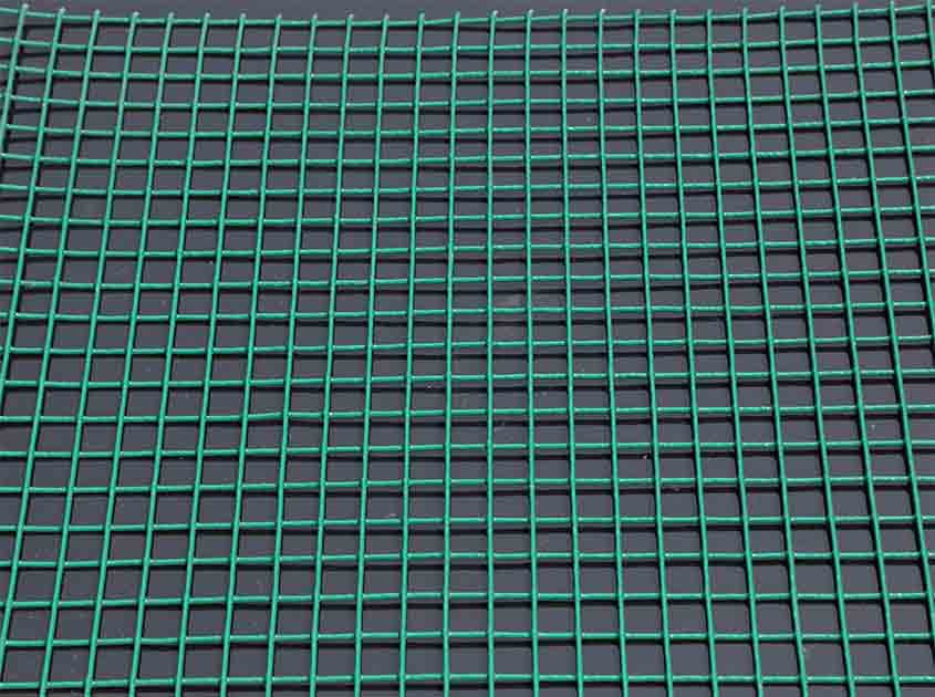 The Role of Welded Wire Mesh Rolls in Temporary Structures