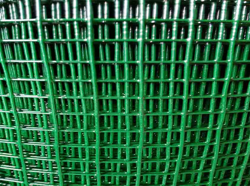 The Role of Welded Wire Mesh Rolls in Temporary Structures