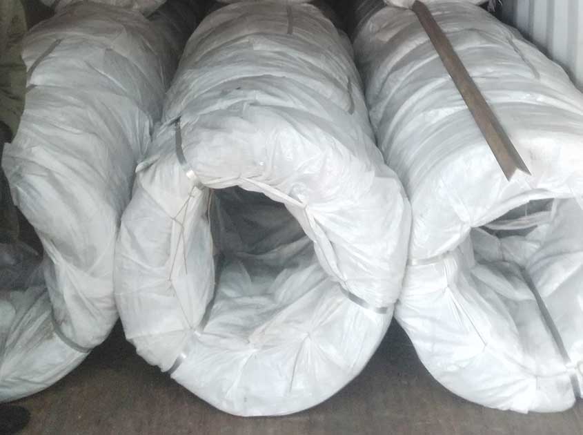 Main characteristics of PVC coated iron wire: