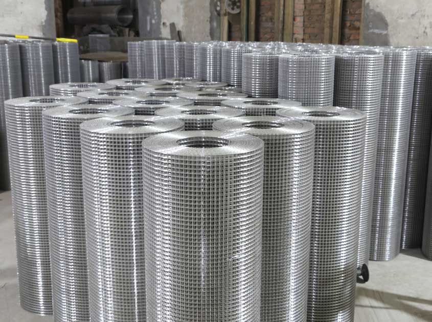 Welded Wire Mesh Rolls: Versatile Fencing Solution for Industrial and Agricultural Projects