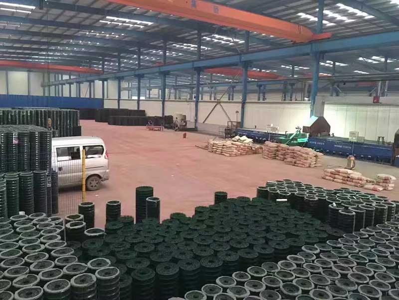 Welded Wire Mesh: Types, Sizes, Specifications and Applications Welded Wire Mesh: Types, Sizes, Specifications and Applications