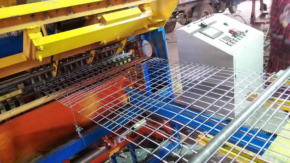 Welded Wire Mesh: Types, Sizes, Specifications and Applications Welded Wire Mesh: Types, Sizes, Specifications and Applications